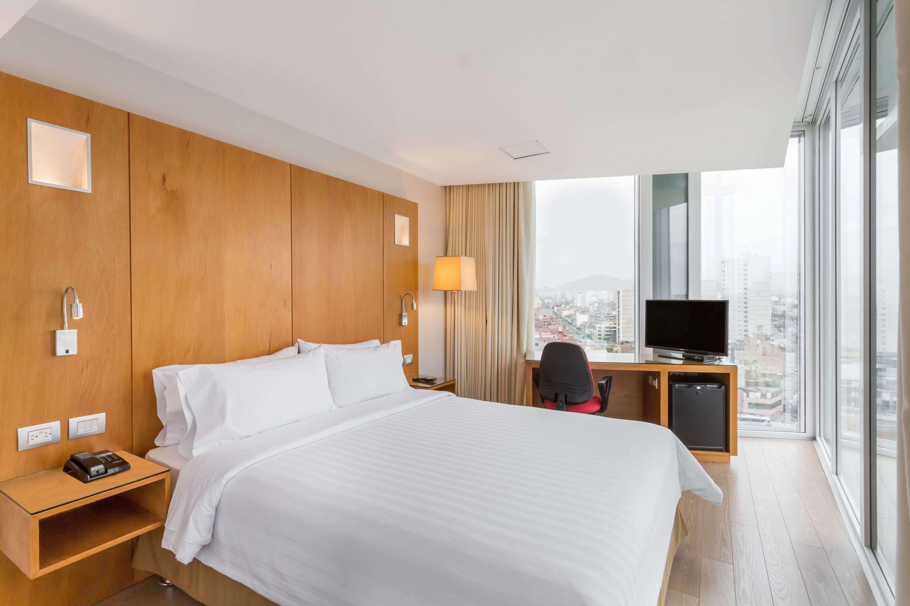 Ramada Encore By Wyndham Lima San Isidro Exteriör bild