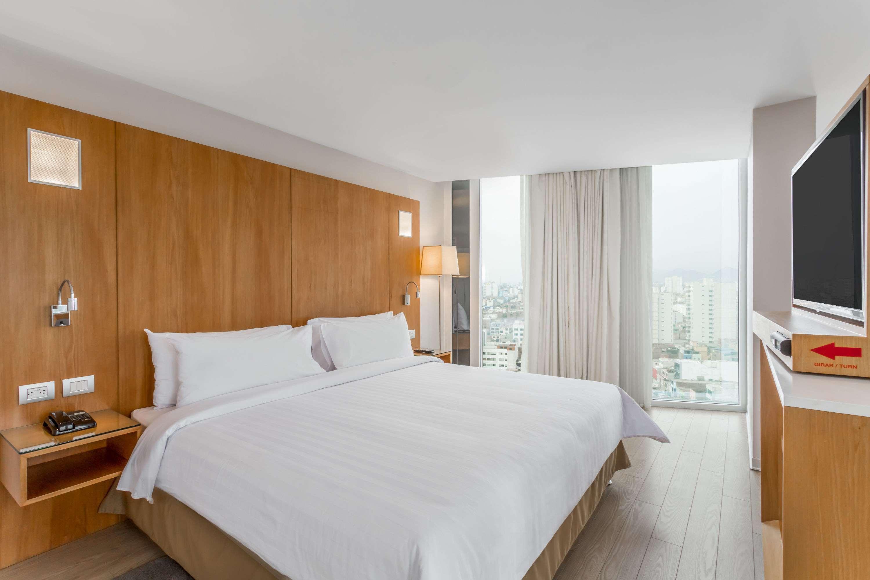 Ramada Encore By Wyndham Lima San Isidro Exteriör bild
